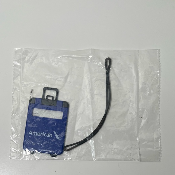 American Airlines Logo Mini Suitcase Luggage Baggage Suitcase Bag Tag Keychain - Picture 4 of 6